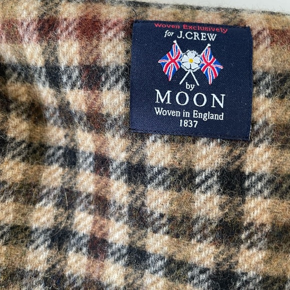 J.Crew Plaid 100% Morino Wool Scarf - Picture 7 of 7
